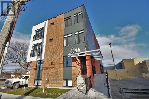 202-351 Croydon Ave, Ottawa, ON, K2B0A4 | Card Image