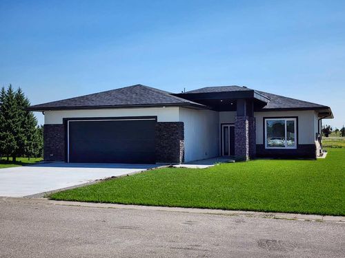 24 Tamarack Rd, Claresholm, AB, T0L0T0 | Card Image