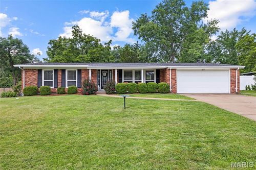357 Sudbury Ln, Ballwin, MO, 63011-2469 | Card Image