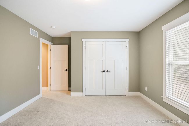 51-web-or-mls-3022-jamesway-ave | Image 38
