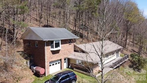 120 Fox Run Ridge Dr, Blowing Rock, NC, 28605-9296 | Card Image