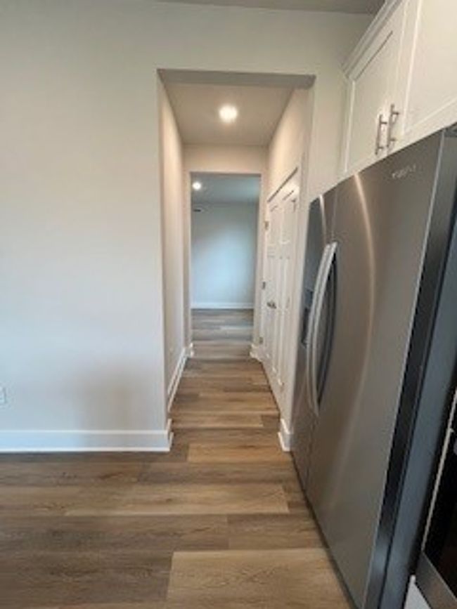 pass through from kitchen to dining area | Image 7