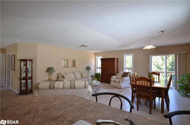 21 Red Pine Cres, House other with 2 bedrooms, 2 bathrooms and 6 parking in Wasaga Beach ON | Image 11