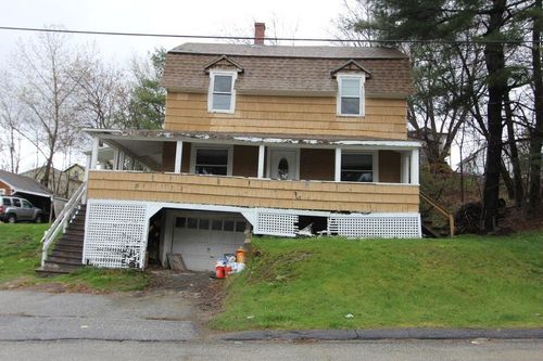 22 Foch Street, Lewiston, ME, 04240 | Card Image