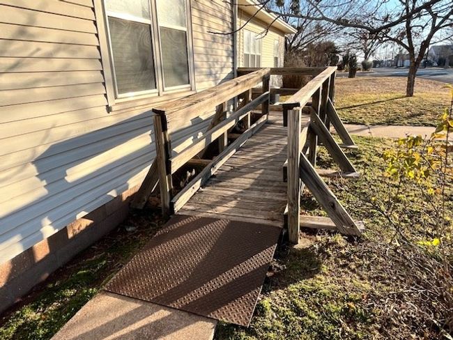 2711 Avenue V, House other with 3 bedrooms, 2 bathrooms and 3 parking in Snyder TX | Image 8