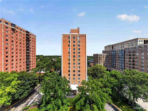 4c-900 S Hanley Rd, Saint Louis, MO, 63105-2667 | Card Image