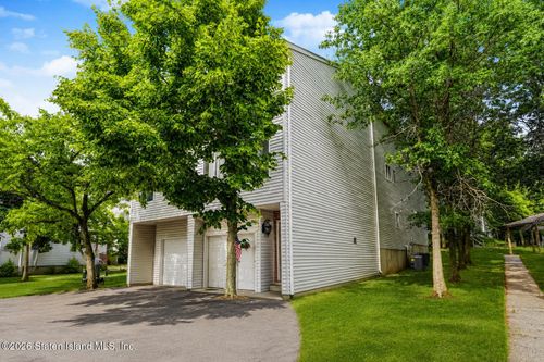 473 Ilyssa Way, Staten Island, NY, 10312-1389 | Card Image