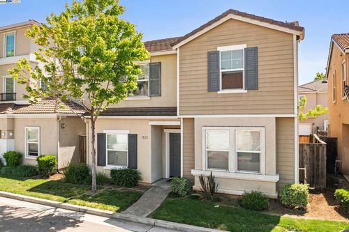 1522 Cat Tail Dr, Stockton, CA, 95204-1765 | Card Image