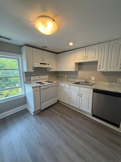 apt-3-625 Main St, Portland, CT, 06480-1174 | Card Image