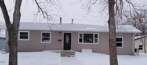 321 16th Ave Ne, Jamestown, ND, 58401-3839 | Card Image