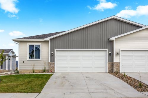 1570 Foxtail Dr Se, Altoona, IA, 50009-2222 | Card Image