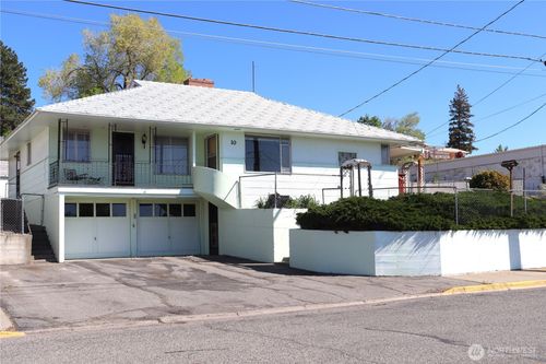 10 W Dewberry Avenue, Omak, WA, 98841 | Card Image