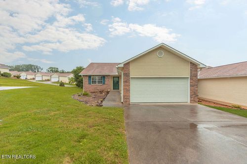 132 Executive Meadows Dr, Lenoir City, TN, 37771-6774 | Card Image