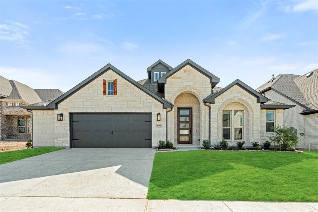 Tussock Ave, Justin, TX 76247
