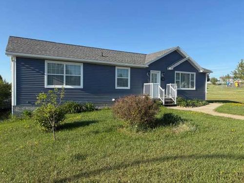 5015 45 St, Hardisty, AB, T0B1V0 | Card Image