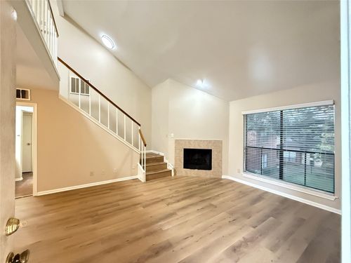apt-102-3100 Walnut Bend Ln, Houston, TX, 77042-4743 | Card Image