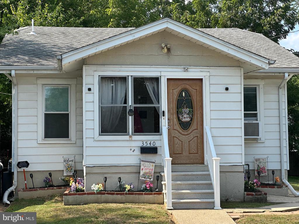 10th St, Marcus Hook, PA 19061