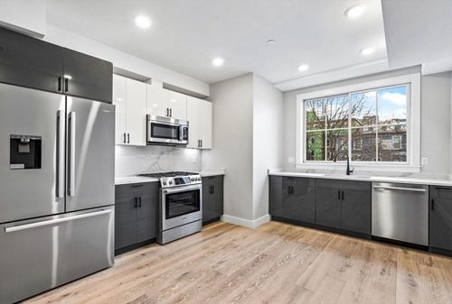 g-300 Somerville Ave, Somerville, MA, 02143-3307 | Card Image
