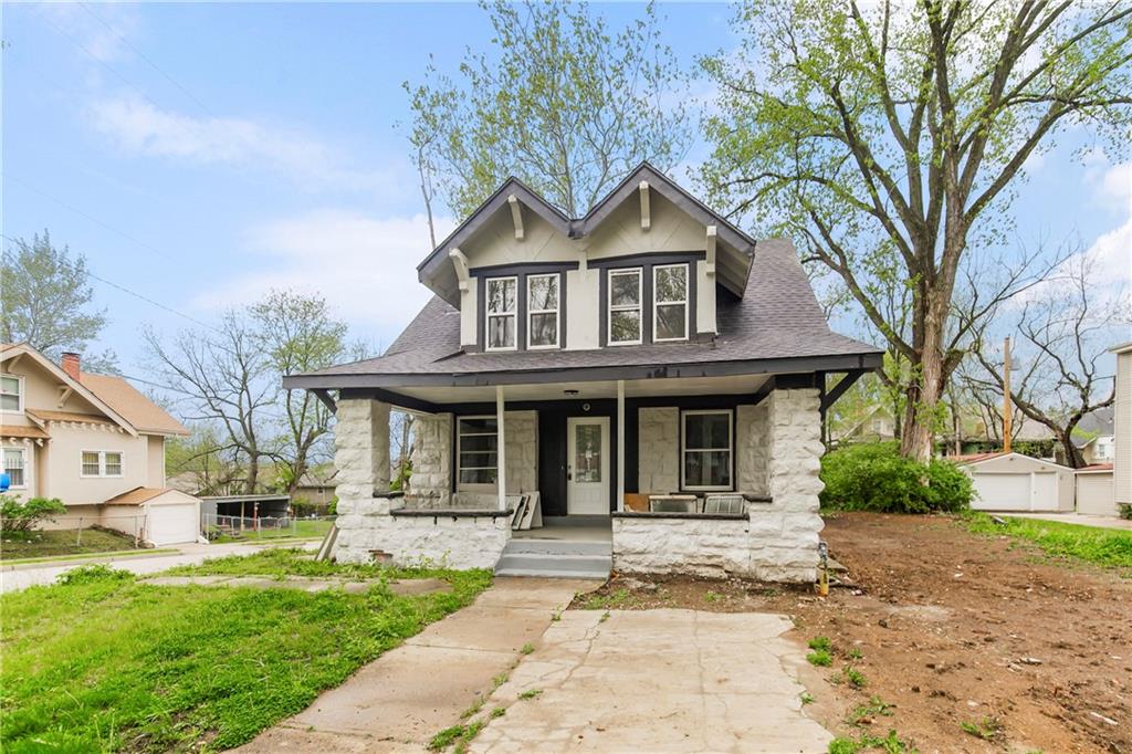 Benton Ave, Kansas City, MO 64130