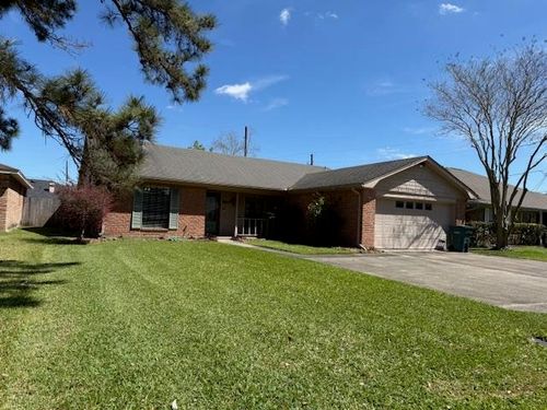 9260 Meadowbend Dr, Beaumont, TX, 77706-3830 | Card Image