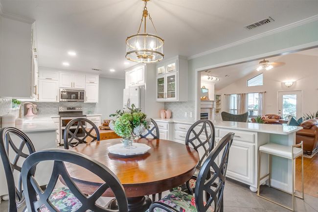 512 N Parkridge Dr, House other with 4 bedrooms, 3 bathrooms and null parking in Mansfield TX | Image 16