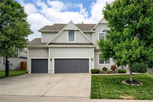 2208 Sw Hawk View Rd, Lee's Summit, MO, 64082-4014 | Card Image