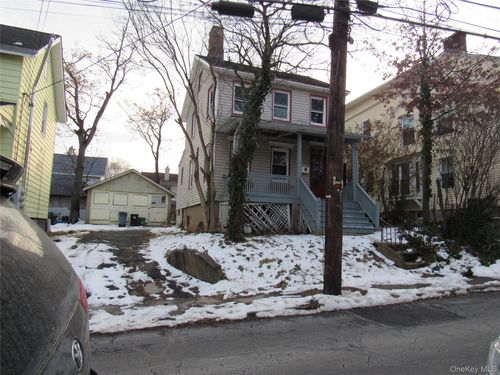 105 Jackson Ave, Nyack, NY, 10960-3011 | Card Image