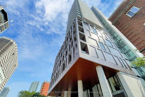 2001-81 Wellesley St E, Toronto, ON, M4Y0C5 | Card Image