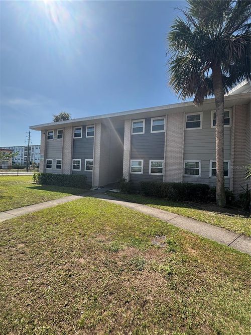 apt-d-818 Sky Lake Cir, ORLANDO, FL, 32809-7191 | Card Image