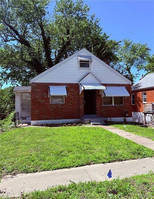 9835 Green Valley Dr, Saint Louis, MO, 63136-3043 | Card Image