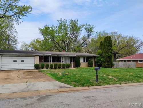 10027 Grosvenor Drive, St Louis, MO, 63137 | Card Image