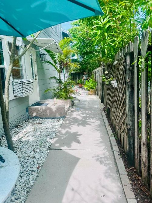 upstairs-unit-204 S M St, Lake Worth Beach, FL, 33460-4162 | Card Image