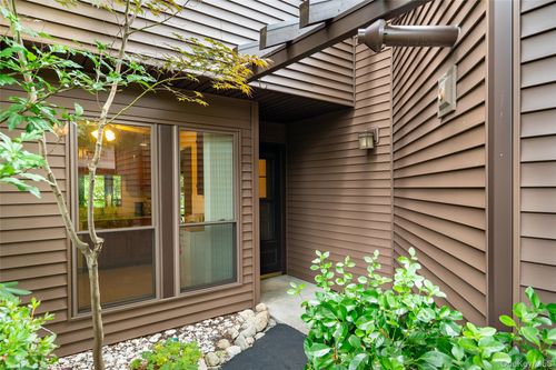 12 Brooke Hollow Ct, Ossining, NY, 10562-2655 | Card Image