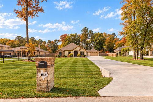 19534 Desna Dr, Porter, TX, 77365-4264 | Card Image
