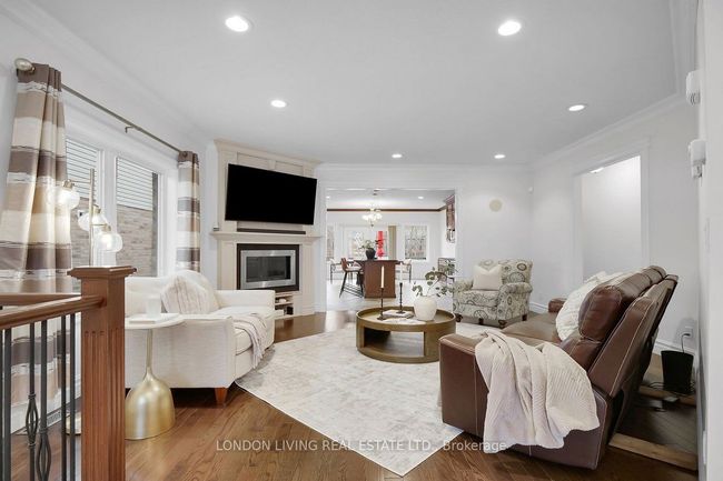 2820 Devon Rd, House other with 4 bedrooms, 3 bathrooms and 4 parking in London ON | Image 4