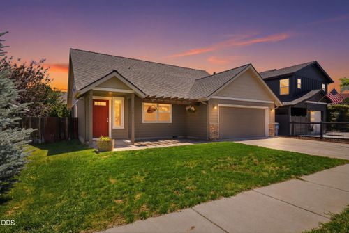 664 Ne Providence Dr, Bend, OR, 97701-7682 | Card Image