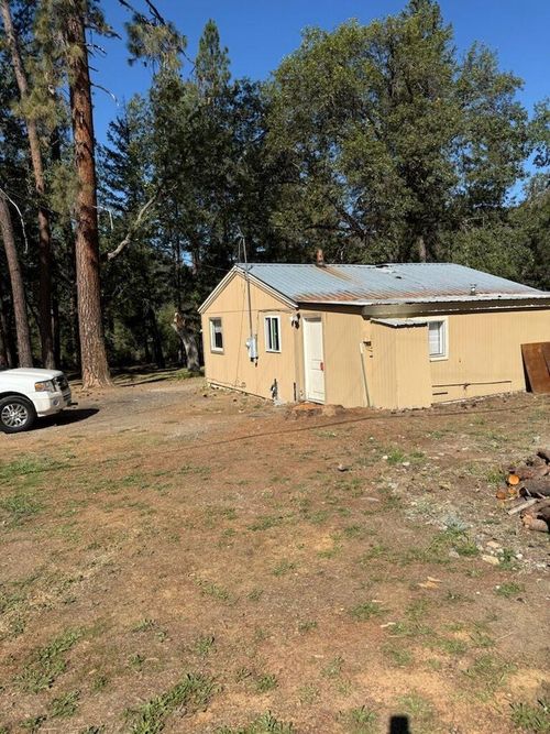11423 Upper Applegate Rd, Jacksonville, OR, 97530-9316 | Card Image