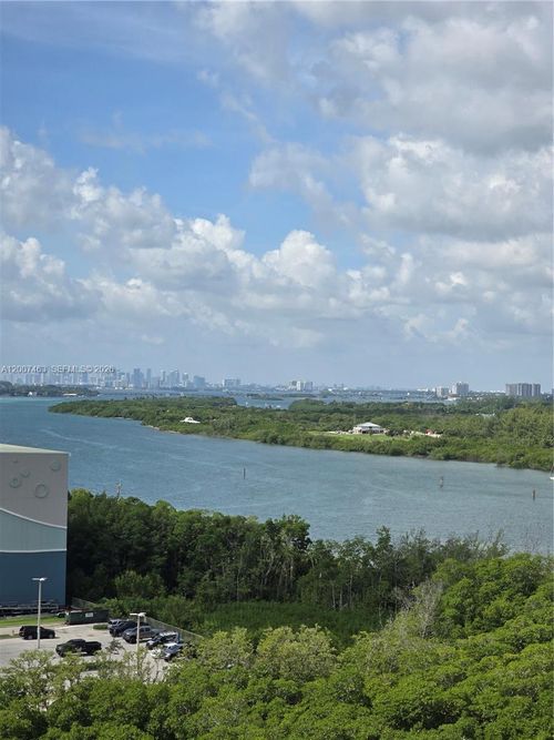 1420-100 Bayview Dr, Sunny Isles Beach, FL, 33160-4758 | Card Image