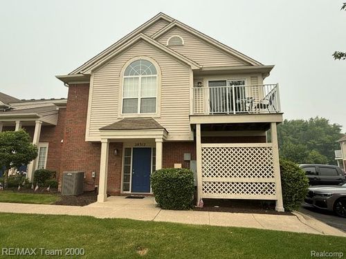 28312 Adler Park Dr S, Chesterfield, MI, 48051-2341 | Card Image