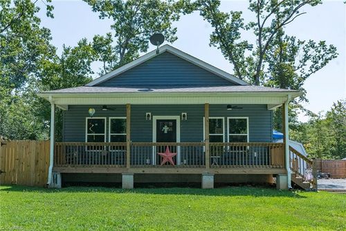 196 8th Ave, New London, NC, 28127-7634 | Card Image
