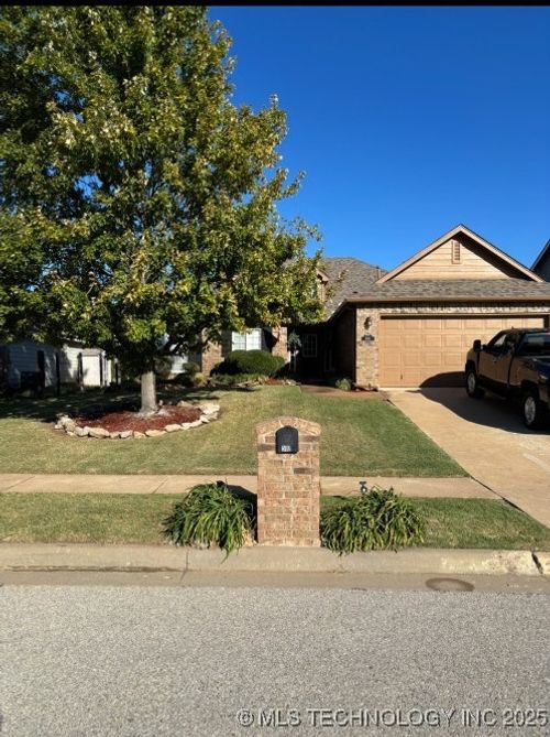 5111 Skylane Pl, Sand Springs, OK, 74063-3002 | Card Image
