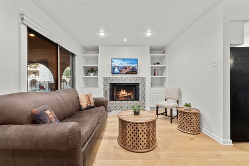 apt-113-505 W 7th St, Austin, TX, 78701-2827 | Card Image