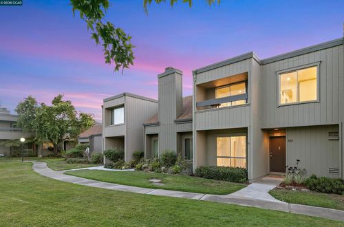 1078 Jost Ln, Alameda, CA, 94502-7063 | Card Image