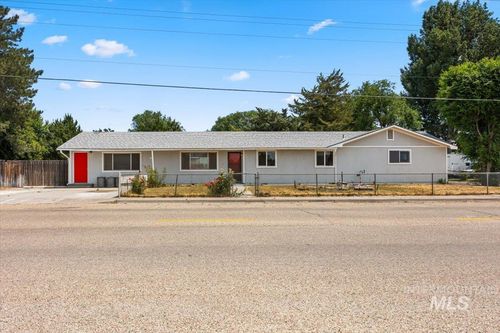 435 N Haskett St, Mountain Home, ID, 83647-2557 | Card Image