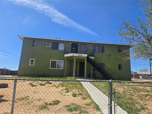15879 Edwin St, Mojave, CA, 93501-1369 | Card Image