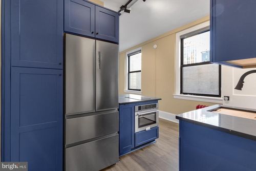 827-1324 Locust St, PHILADELPHIA, PA, 19107-7005 | Card Image