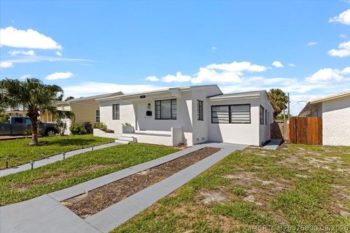 1227 N Ocean Breeze, Lake Worth Beach, FL, 33460-2349 | Card Image