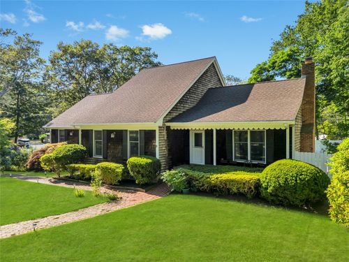 10 Harper Rd, Calverton, NY, 11933-1120 | Card Image