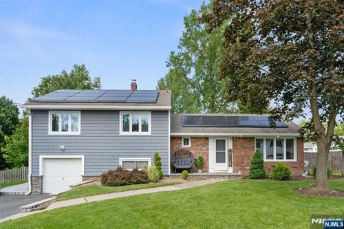 97 Knoll Ter, West Caldwell, NJ, 07006-7307 | Card Image