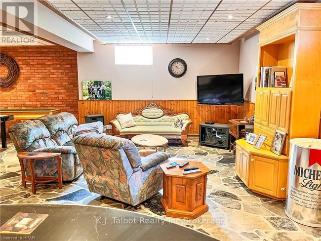 81276 Westmount Line, House other with 3 bedrooms, 4 bathrooms and 10 parking in Goderich ON | Image 18